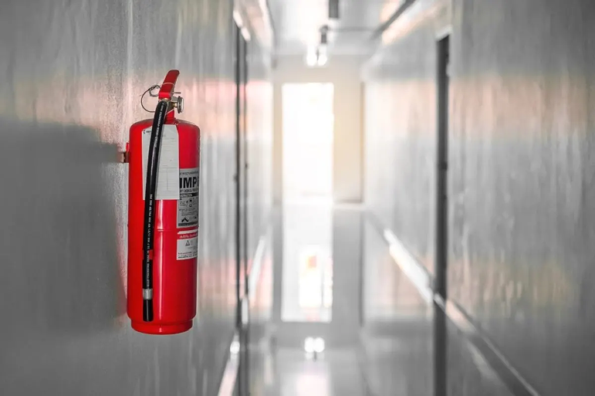 Which Types Of Fire Extinguishers Should You Use On Live Electrical Equipment?