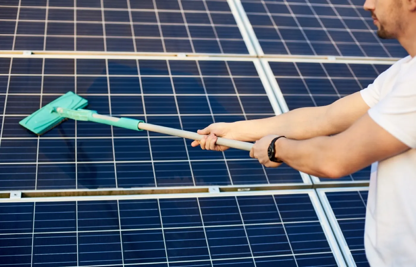 The Benefits of Regular Solar Panel Cleaning for Maximum Output
