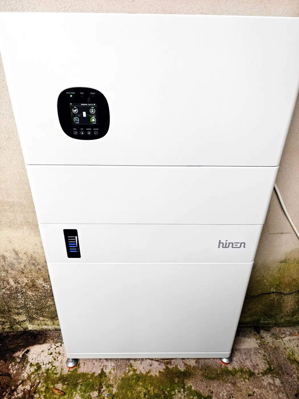 Hinen battery system installed by Glow